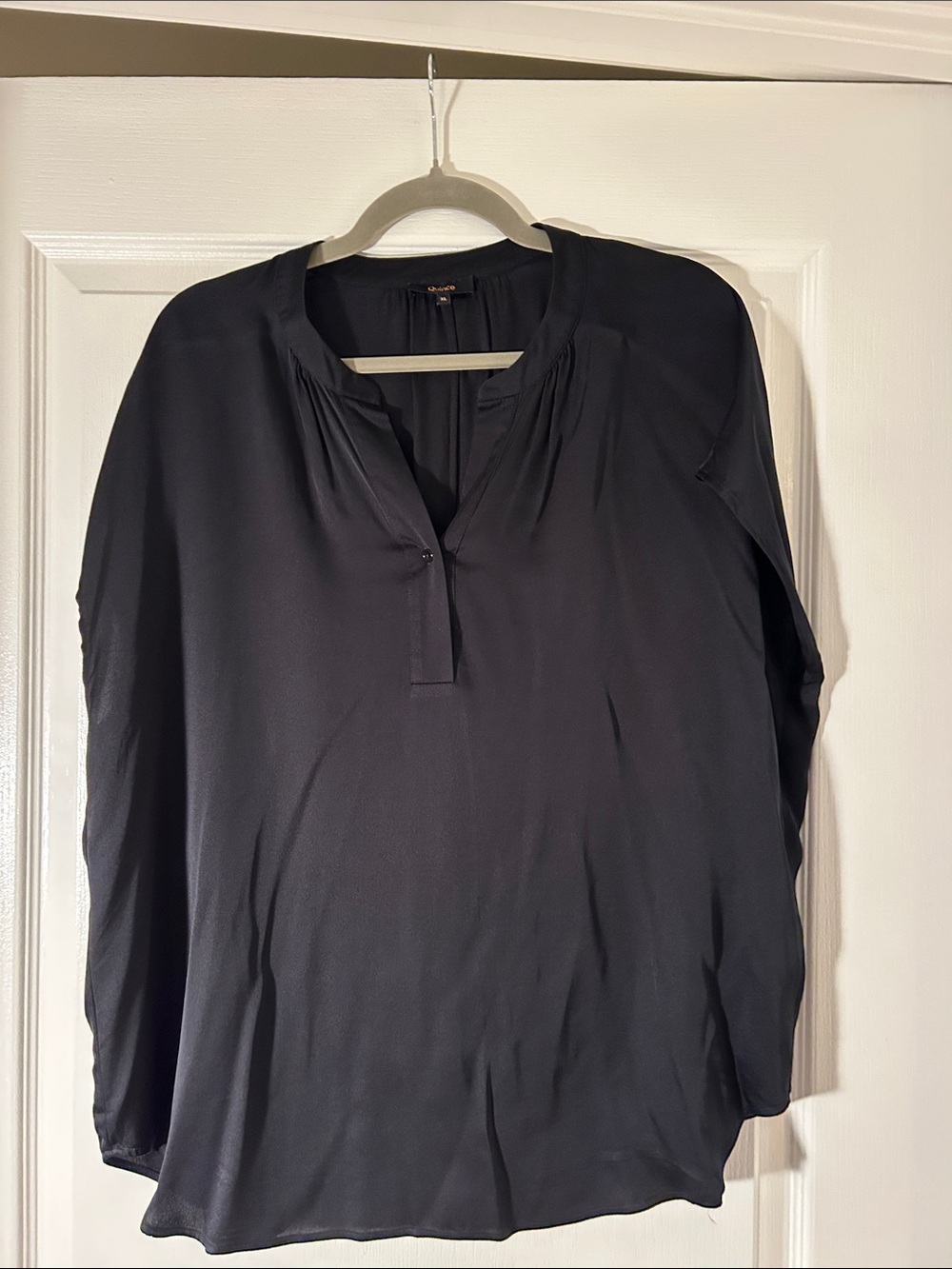 Quince Black Long-Sleeve V-Neck Silk Blouse
